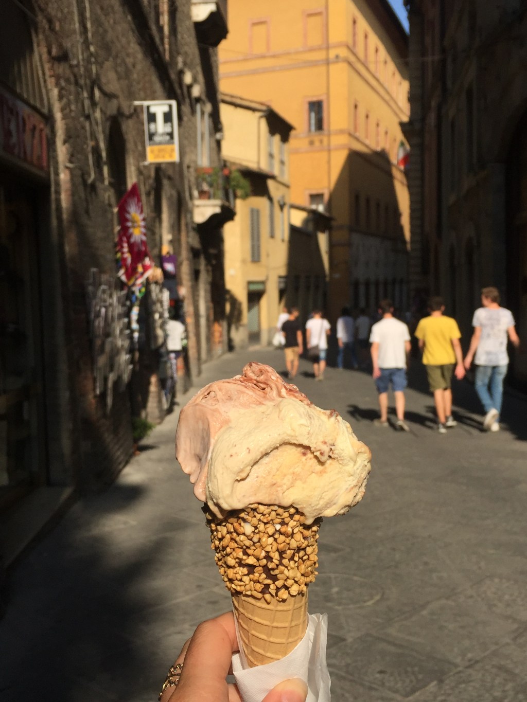 LE SUCRE ET MOI: MON AMI/MON&nbsp;ENNEMI